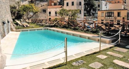 Le Volte by AMALFIVACATION with pool, in the center of Amalfi town