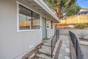 Exterior detail - Tranquil Oasis Duplex/5Baths/Sleeps 15 (Reno)