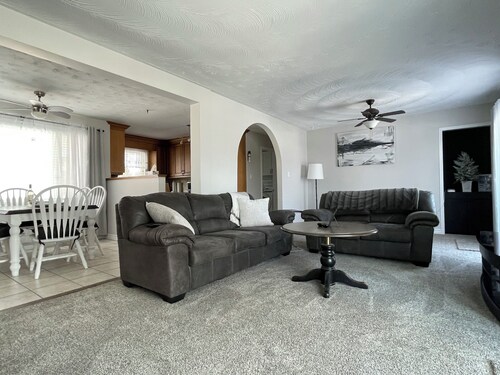 Cozy GEM-near Peterborough-Freshly decorated