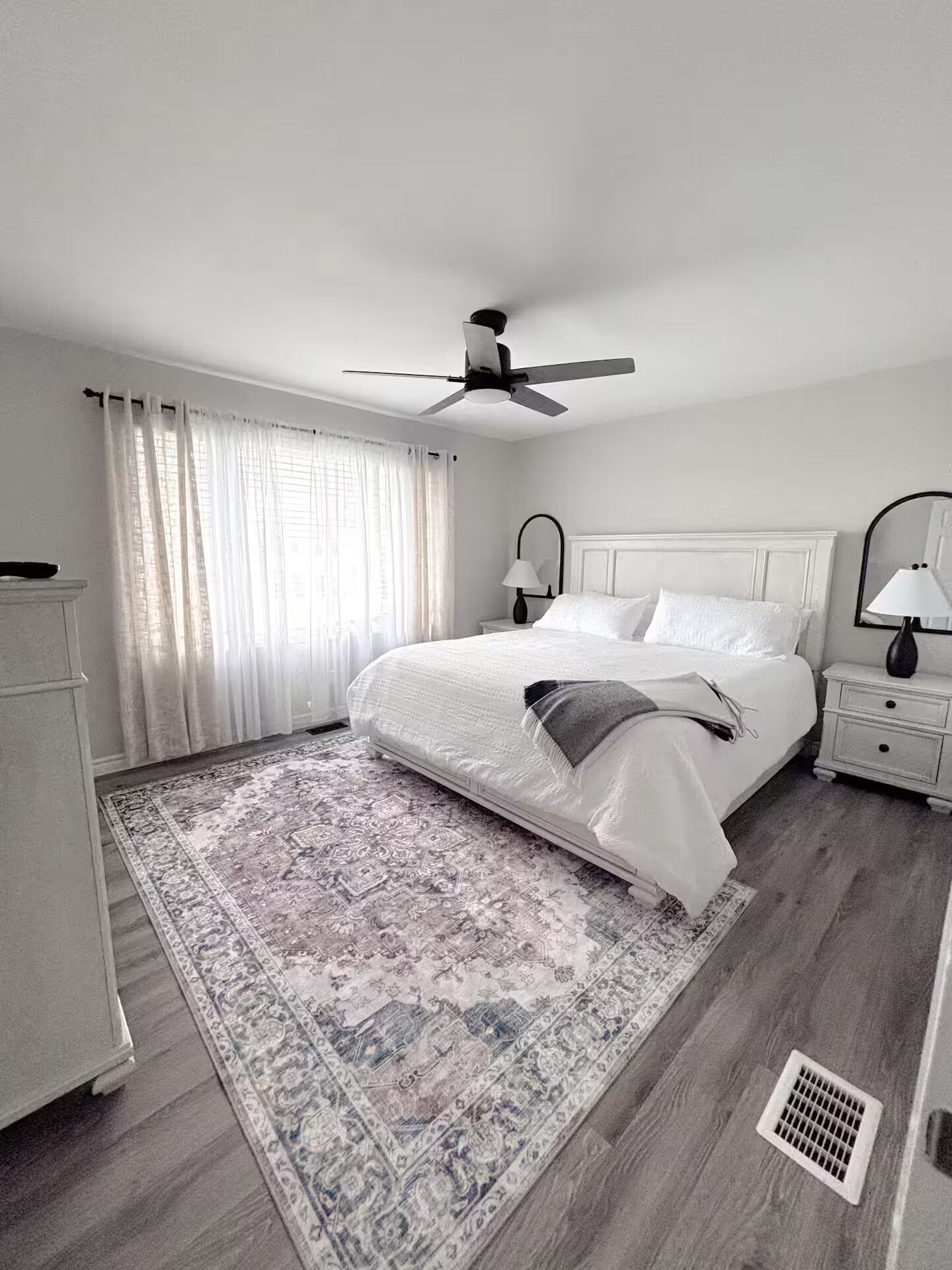 3 bedrooms, iron/ironing board, free WiFi, bed sheets