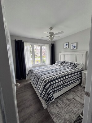 3 bedrooms, iron/ironing board, free WiFi, bed sheets