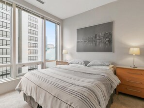 1 bedroom, iron/ironing board, free WiFi, bed sheets - Bright 1 Bedroom Condo in the Heart of the City! (Vancouver)