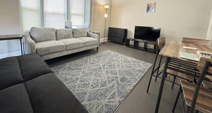 Cozy Apartment with parking 2-Bedrooms