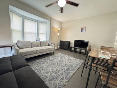 Cozy Apartment with parking 2-Bedrooms