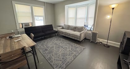 Cozy Apartment with parking 2-Bedrooms