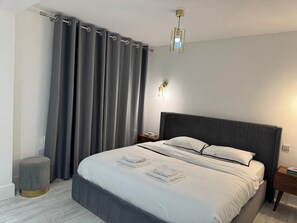 Strykjärn/strykbräda, wi-fi och sängkläder