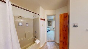 Towels - Close to Slopes | Newly Remodeled  | Master ensuite | Gold Dust F2 - The Five Minute Walk (Angel Fire)