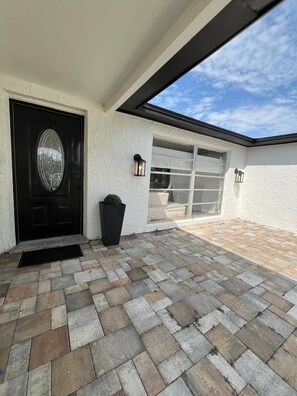 Exterior detail - 2-bedroom house in peaceful Port Richey with cool AC (Port Richey)