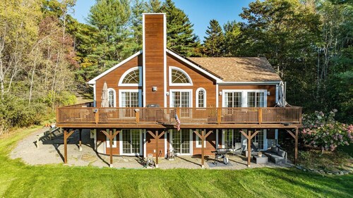 New! Luxurious 9 Acre Waterfront Retreat Just Four Minutes to Downtown Belfast