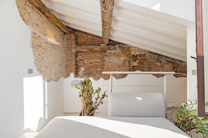 In-room safe, iron/ironing board, free WiFi, bed sheets - Quiet and luxurious duplex in the center of Milan in a typical Navigli courtyard (Milano)