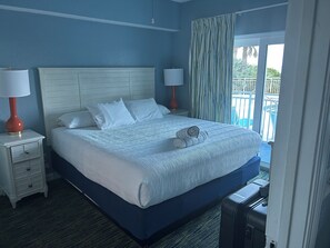 2 bedrooms, iron/ironing board, WiFi, bed sheets - Lovely 2-bedroom condo steps from the beach in marvelous New Smyrna Beach (New Smyrna Beach)