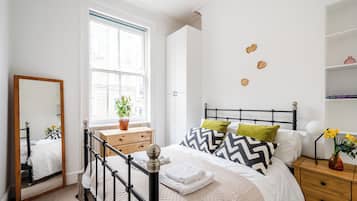 Lägenhet - utsikt mot innergården | Mörkläggningsgardiner, strykjärn/strykbräda och gratis wi-fi