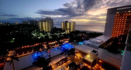 Beautiful Resort Location: 2 bedrooms-2 bathrooms Crystal Shores Marco Island