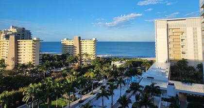 Beautiful Resort Location: 2 bedrooms-2 bathrooms Crystal Shores Marco Island
