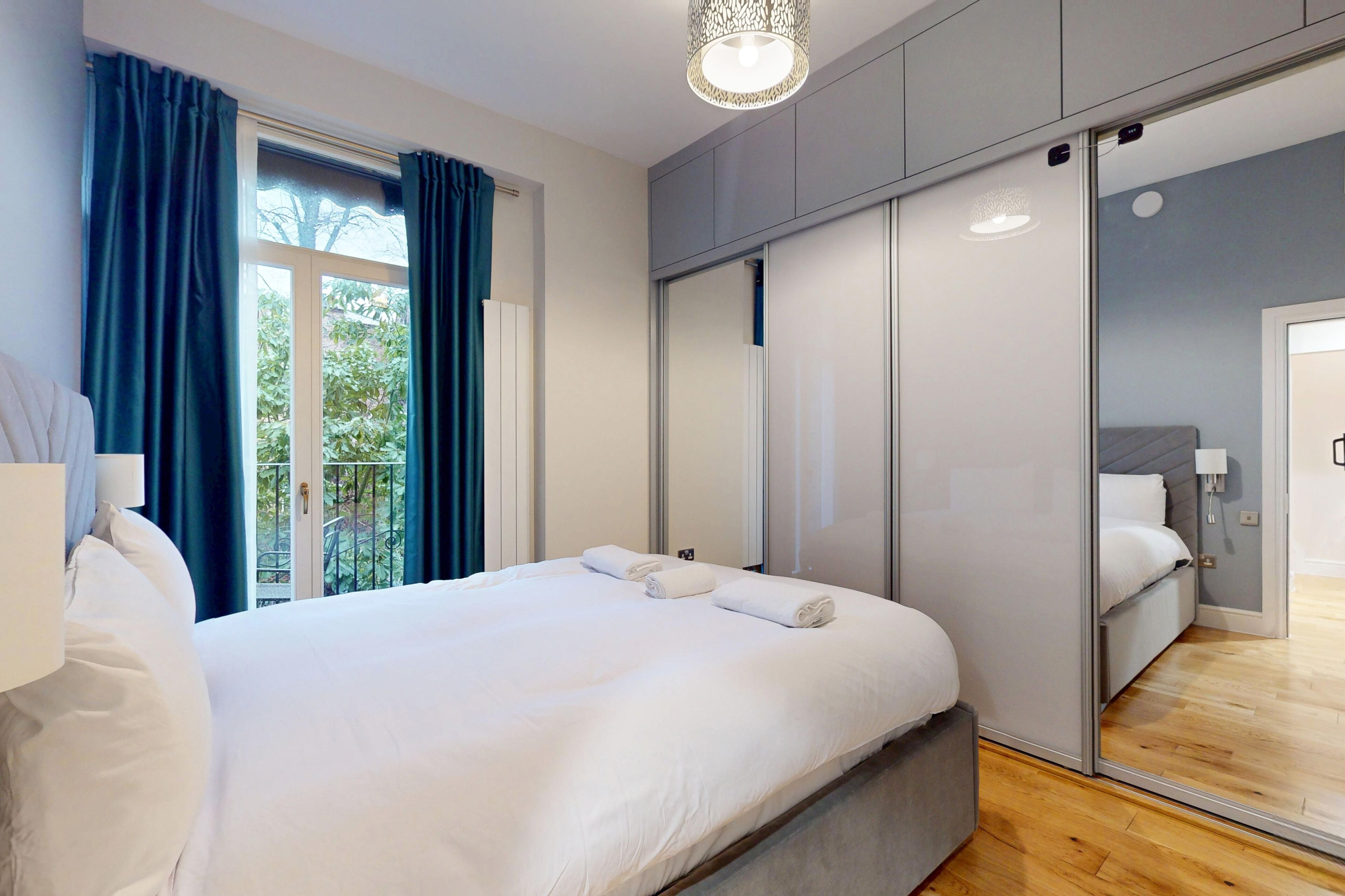 2 bedrooms, desk, free WiFi, bed sheets