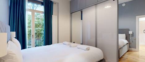 2 bedrooms, desk, free WiFi, bed sheets