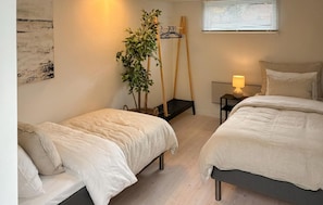 4 bedrooms, iron/ironing board, free WiFi - Beautiful home in Dronningmølle with WiFi (Dronningmølle)