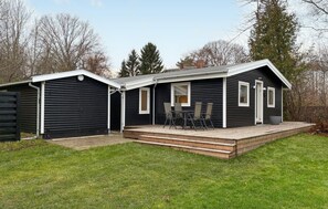Exterior - Beautiful home in Dronningmølle with WiFi (Dronningmølle)