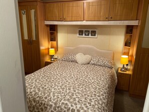 2 phòng ngủ, bàn ủi/dụng cụ ủi quần áo 