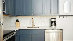 Studio (4 Bedrooms) | Interiör