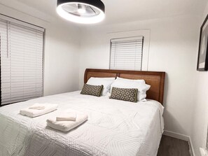 2 bedrooms, free WiFi, bed sheets - The Hideaway_Adorable 2-bedroom (Houston)