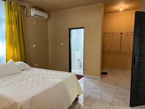 1 bedroom, free WiFi, bed sheets - The Island at BofA Spacious 1BR Kilifi Villa • Pool • Fast Wi-Fi • AC • New  (Kilifi)