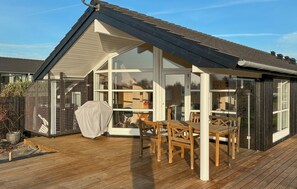 Outdoor dining - Lovely home in Slagelse with WiFi (Slagelse)