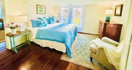 Main Street USA -- Walk to Everything