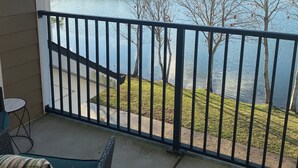 Property grounds - Coastal Comfort retreat offers 1 Bedroom, 1 Bathroom, and a Futon with Lakeview. (Jacksonville)