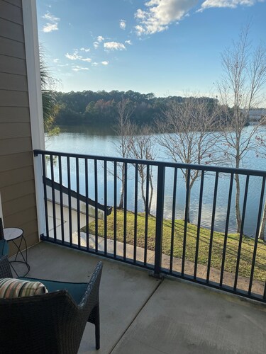 Coastal Comfort retreat offers 1 Bedroom, 1 Bathroom, and a Futon with Lakeview.