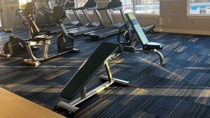 Fitness facility - Coastal Comfort retreat offers 1 Bedroom, 1 Bathroom, and a Futon with Lakeview. (Jacksonville)