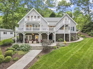 Exterior - Paradise Found - Luxury Lakefront Retreat w/Dock, Fire Pit & Game Room Sleeps 12 (Mooresville)