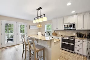 Fridge, microwave, oven, stovetop - Paradise Found - Luxury Lakefront Retreat w/Dock, Fire Pit & Game Room Sleeps 12 (Mooresville)