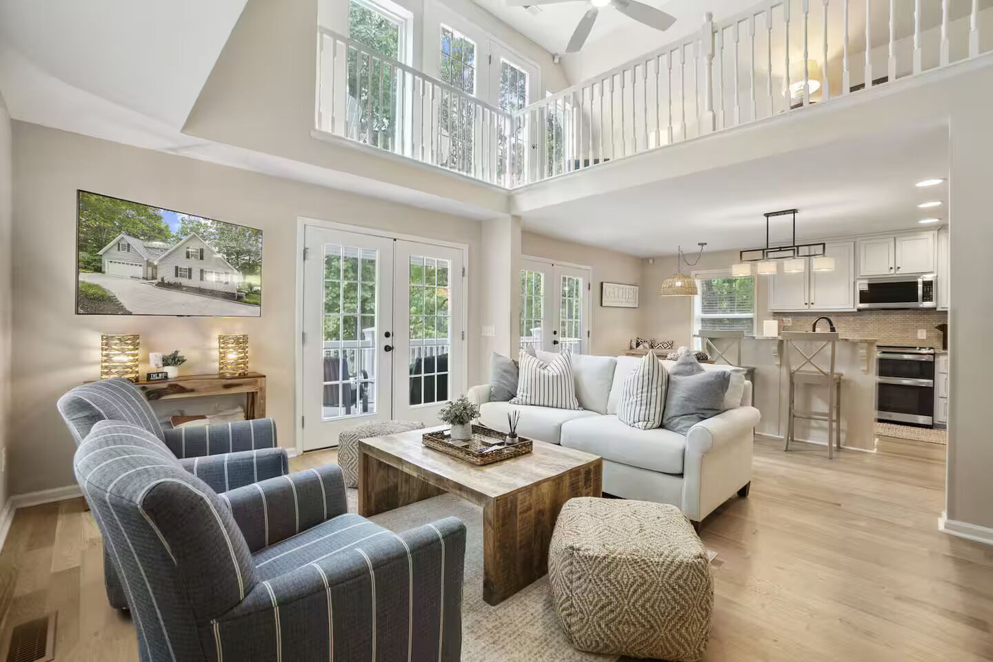 スマートテレビ、書庫、PC モニター、プリンター