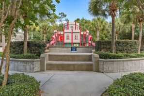 Children’s area - Windsor Hills 3BR Townhome w/ Pool, 2mi to Disney (Kissimmee)