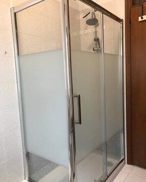 Hair dryer, towels, soap, toilet paper - Two-room apartment near Venice and Treviso (Mogliano Veneto)
