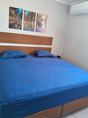 2 chambres, fer et planche à repasser, Wi-Fi, draps fournis