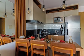 1 bedroom - Studio Pet Friendly c Garagem e Varanda no Centro (Juiz de Fora)