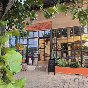 Façana frontal de l'allotjament