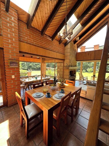 Beautiful cabin in the middle of the mountains (ideal for pets and large groups).