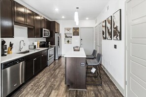 Private kitchen - Luxury Chic Retreat (Frisco)
