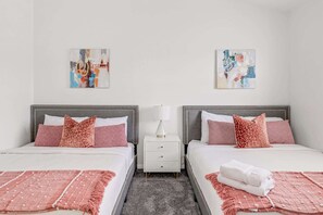 6 chambres, lit parapluie, Wi-Fi, draps fournis