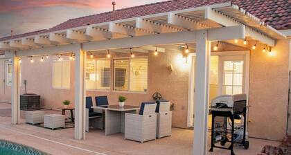 6BR Vegas Home+Pool with a Chic Modern Touch