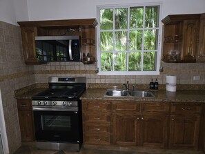 Private kitchen - 3-bedroom villa in beautiful Sosúa with cool AC breeze (Sosúa)
