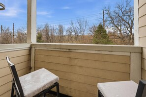 Property grounds - Amazing remodeled property in the Heart of Indy (Indianapolis)