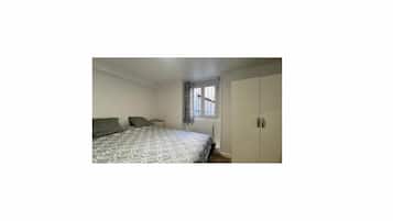 1 chambre, fer et planche à repasser, Wi-Fi, draps fournis
