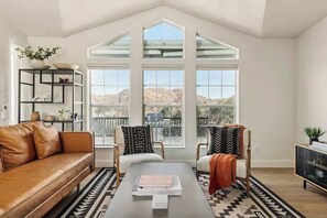 TV, offices - Moonbeam Ranch • Pool, Spa, Sauna, Viewing Deck (Joshua Tree)