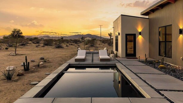 Pool - Alba • Pool, Spa, Fire Pit and Outdoor Movies! (Joshua Tree)