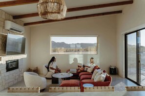 TV, fireplace, offices - Alba • Pool, Spa, Fire Pit and Outdoor Movies! (Joshua Tree)