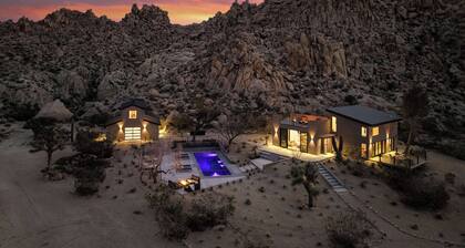 Boulders Gate · Borders JT Park, Pool, Sauna